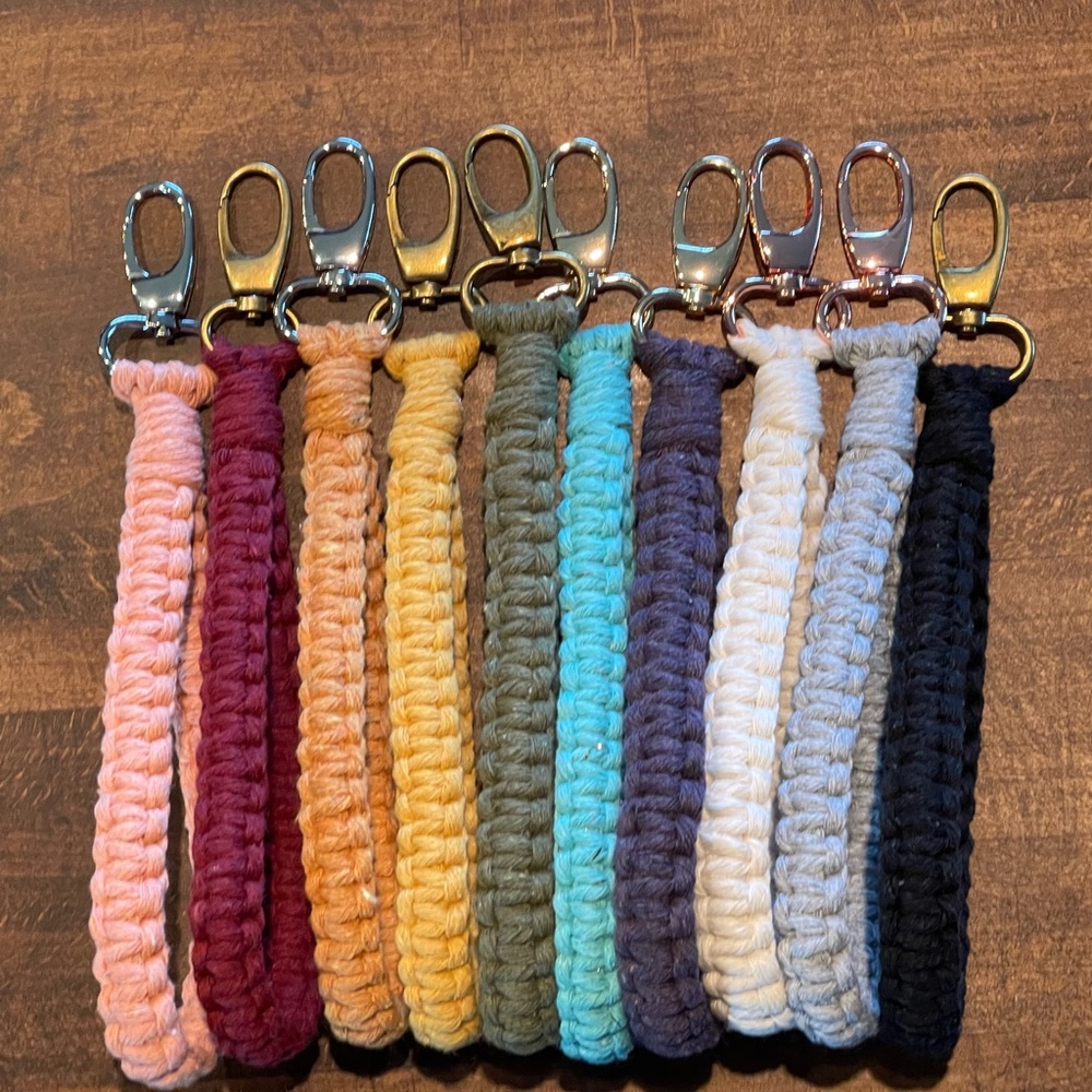 Macrame wristlet keychains